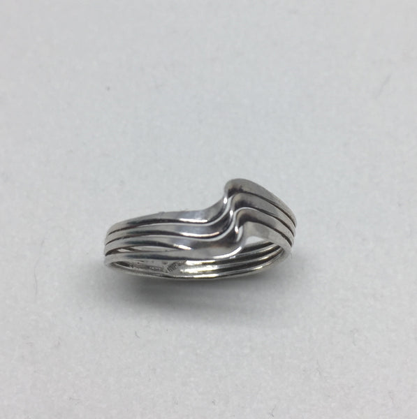 Delicate Wave Silver Ring