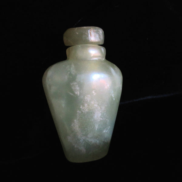 Snuff Bottle Pale Nephrite Jade