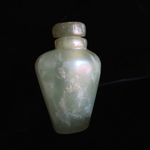 Snuff Bottle Pale Nephrite Jade