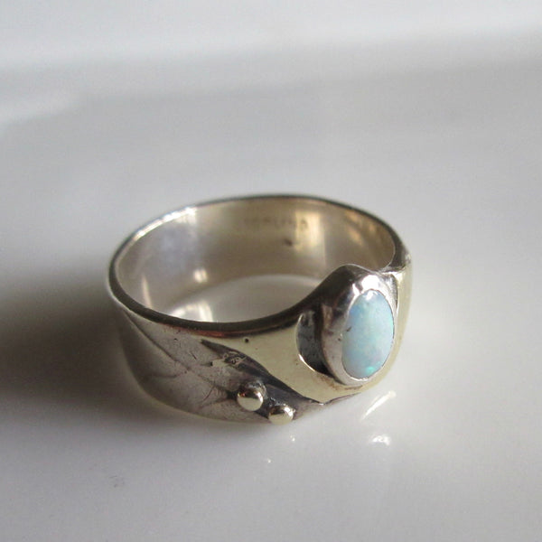 Vintage Sterling Silver & Opal Ring