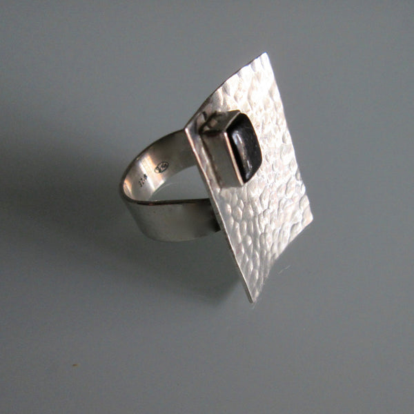 Modern Hammered Silver Ring with Onyz inset