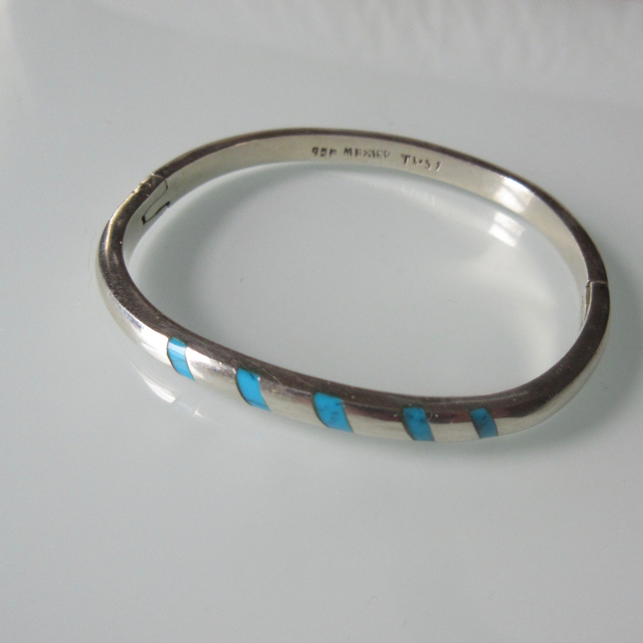 Navajo Style Sterling Silver Turquoise Hinged Bangle
