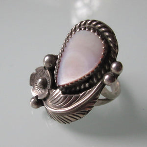 Navajo Willie Shaw Mother of Pearl Silver Ring