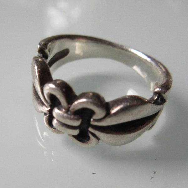 Bow Sterling Silver Ring