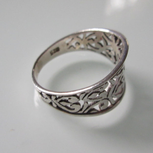 Contemporary Sterling Silver Open Floral Ring